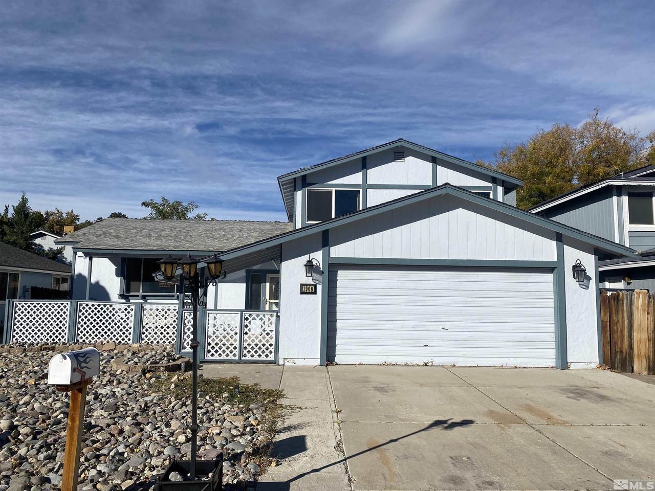 1908 Pinewood Drive - Photo 1