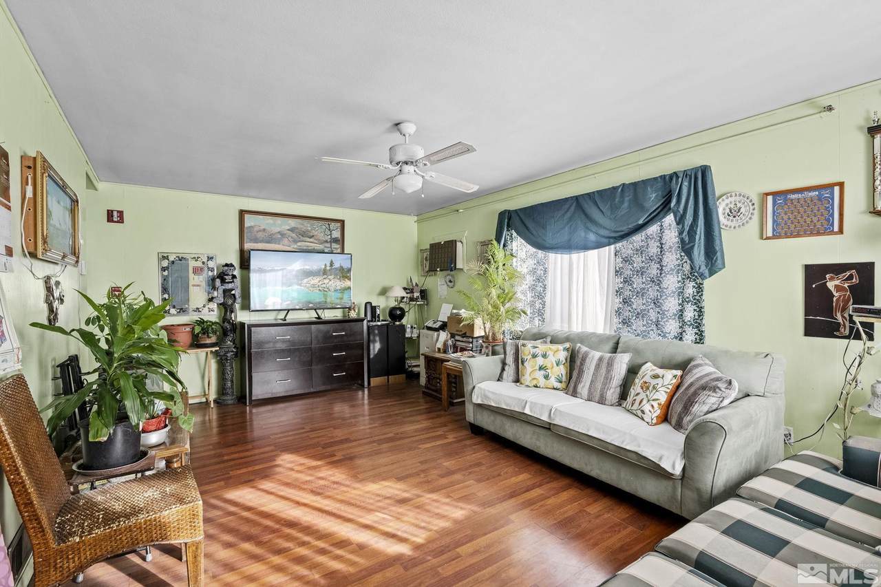 1885 Castle Way - Photo 1