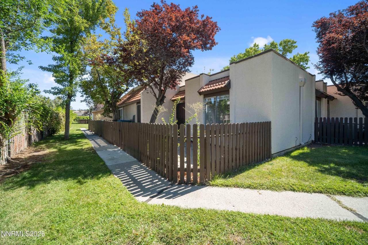 1040 #87 Baywood - Photo 1