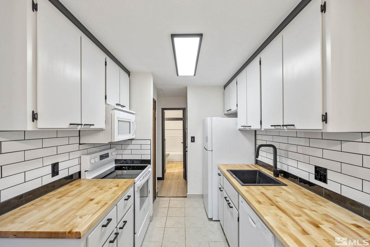 400 Saliman Road - Photo 1