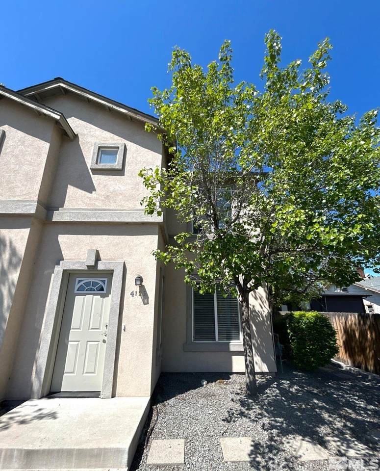 412 10th Street - Photo 1