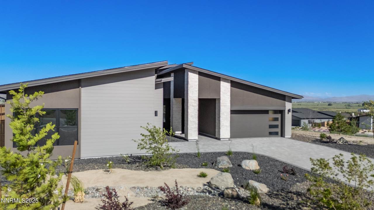 2935 Sunlit Loop - Photo 1