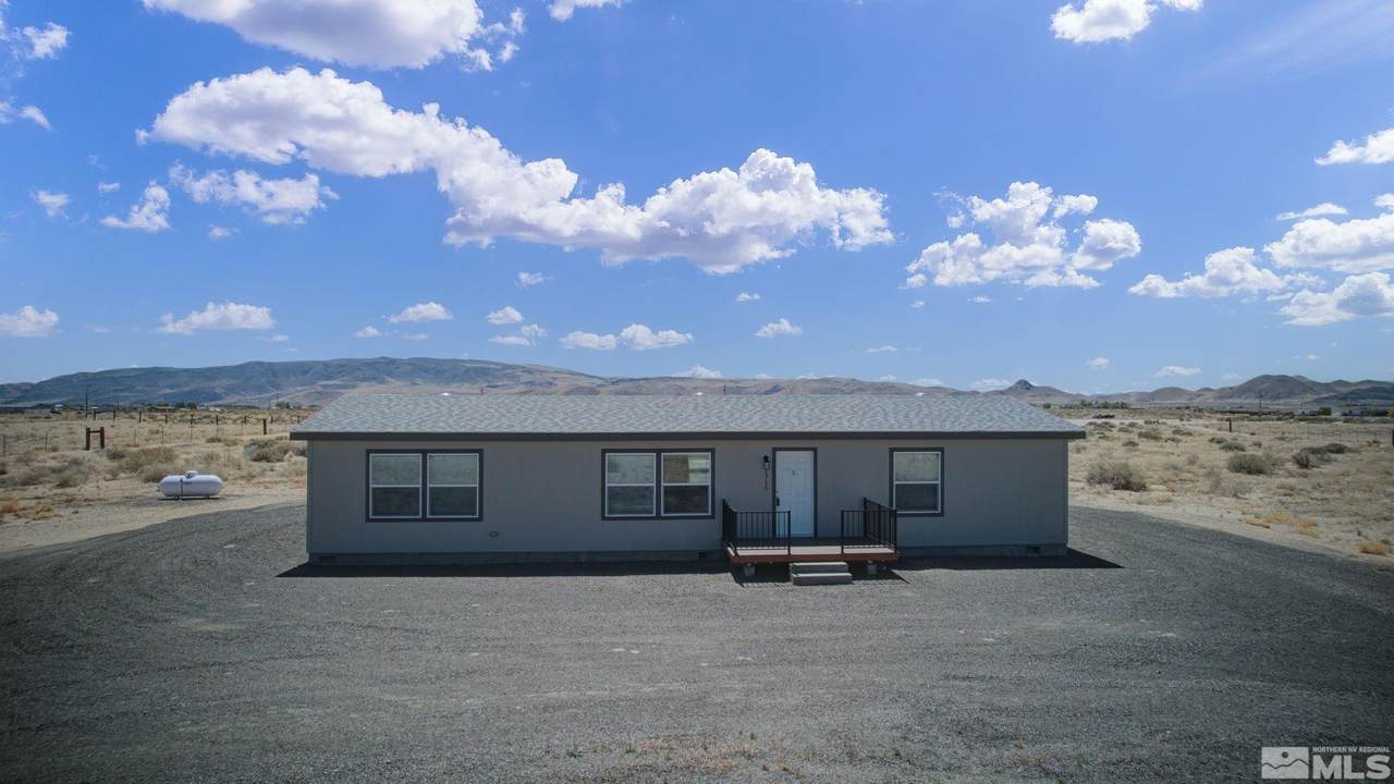 1715 10th - Photo 1