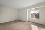 1020 Bradley Square - Photo 14