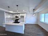 660 Emerald Lane - Photo 8