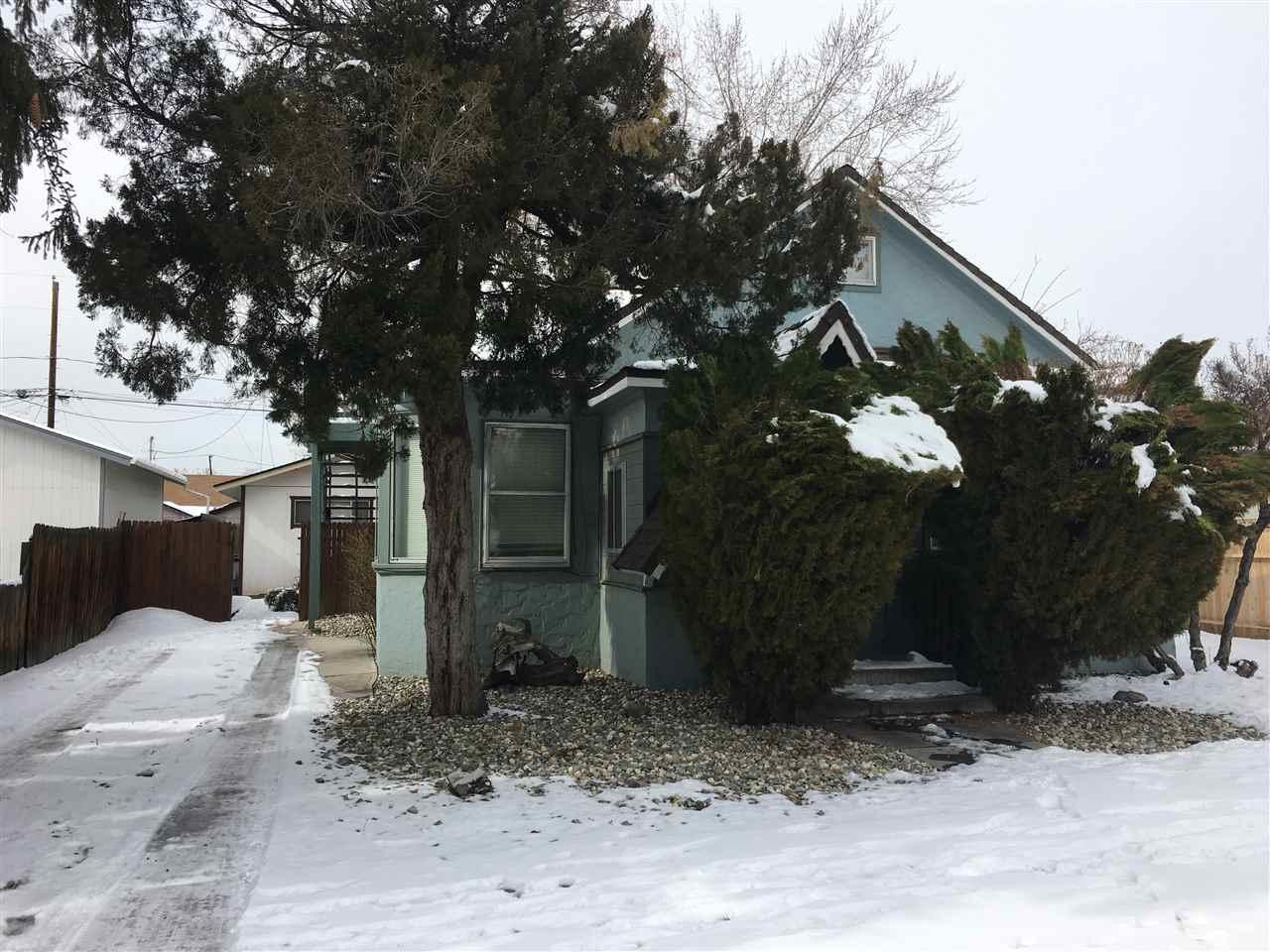 621 6th Street - Photo 1