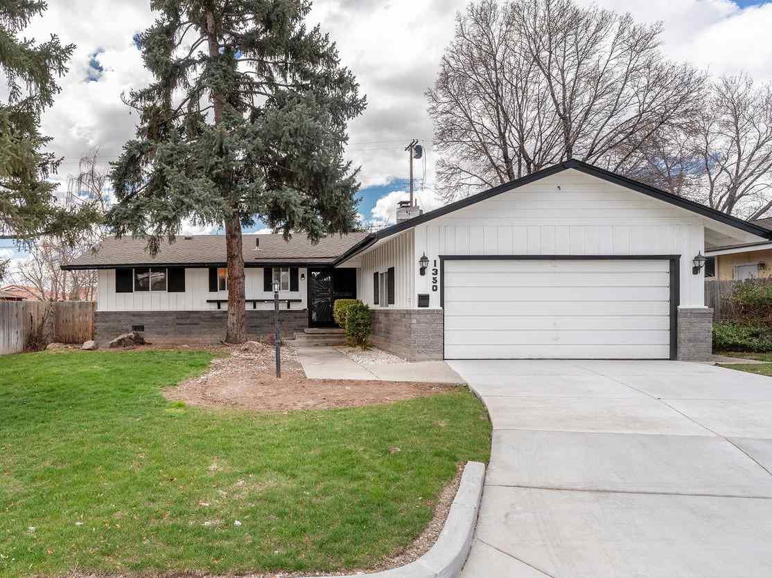 1350 Royal Drive - Photo 1