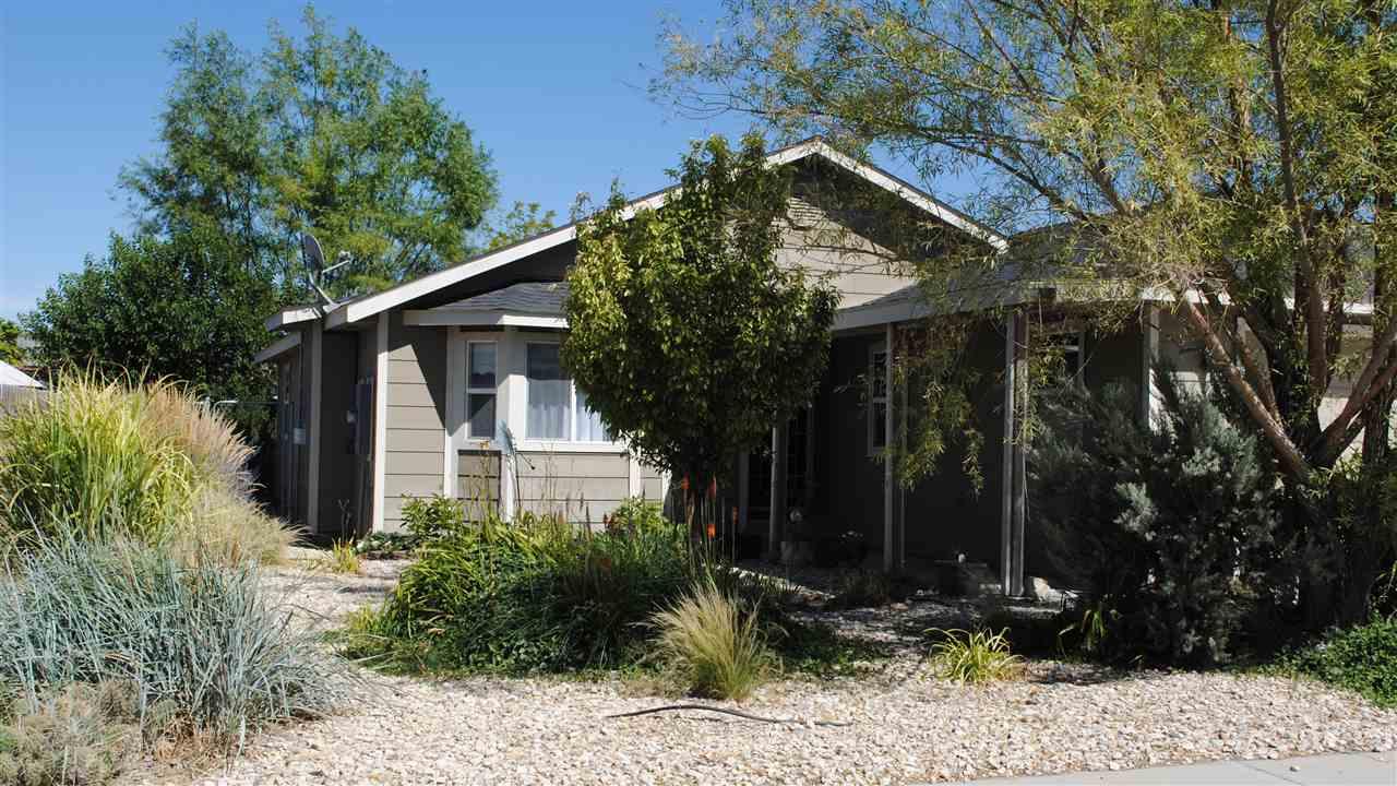 580 Rose Way - Photo 1