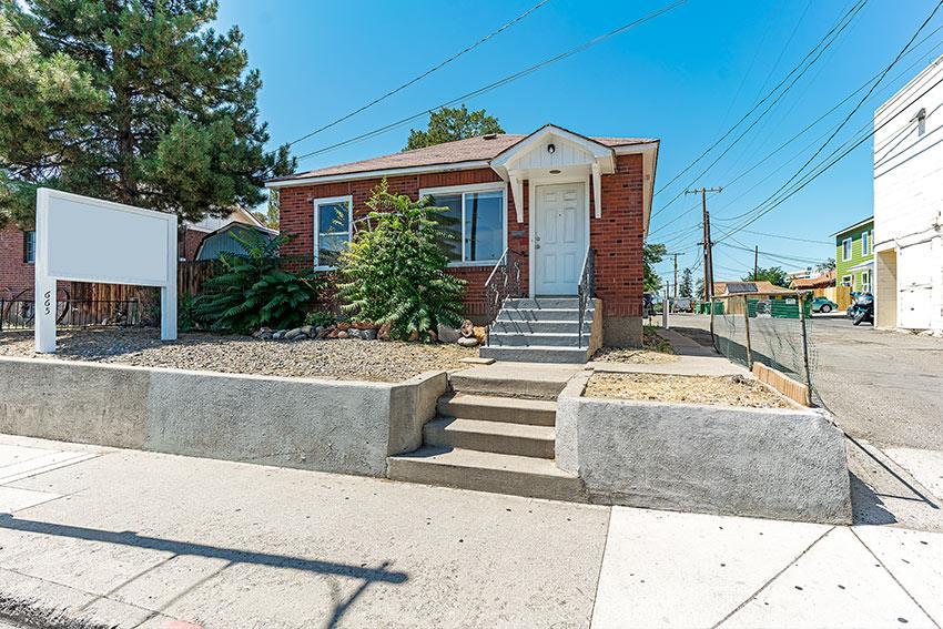 665/667 Wells - Photo 1