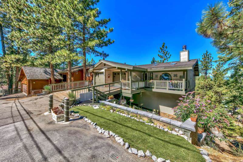 738 Lakeview Circle - Photo 1