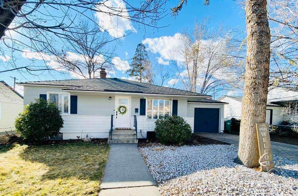 945 Yori Ave - Photo 1
