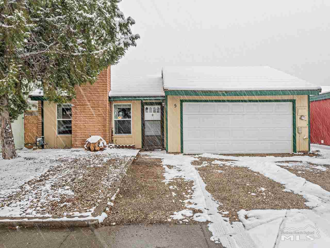 5 Castle Way - Photo 1
