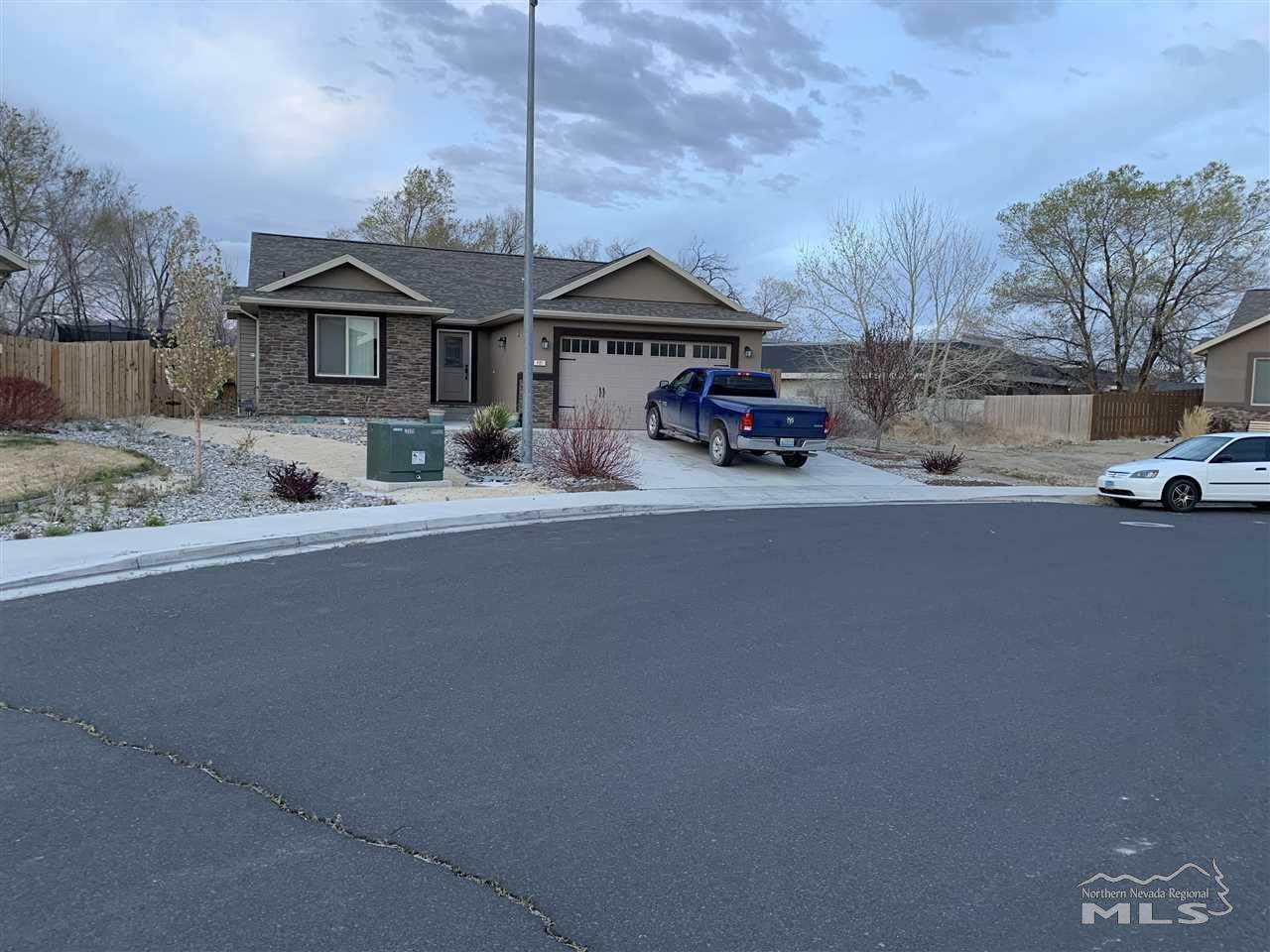 481 Lilac Ln - Photo 1 481 Lilac Ln - Photo 1