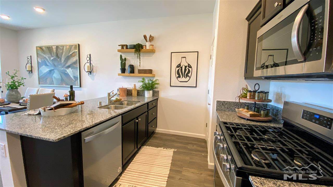 486 Autumn Breeze Cir - Photo 1