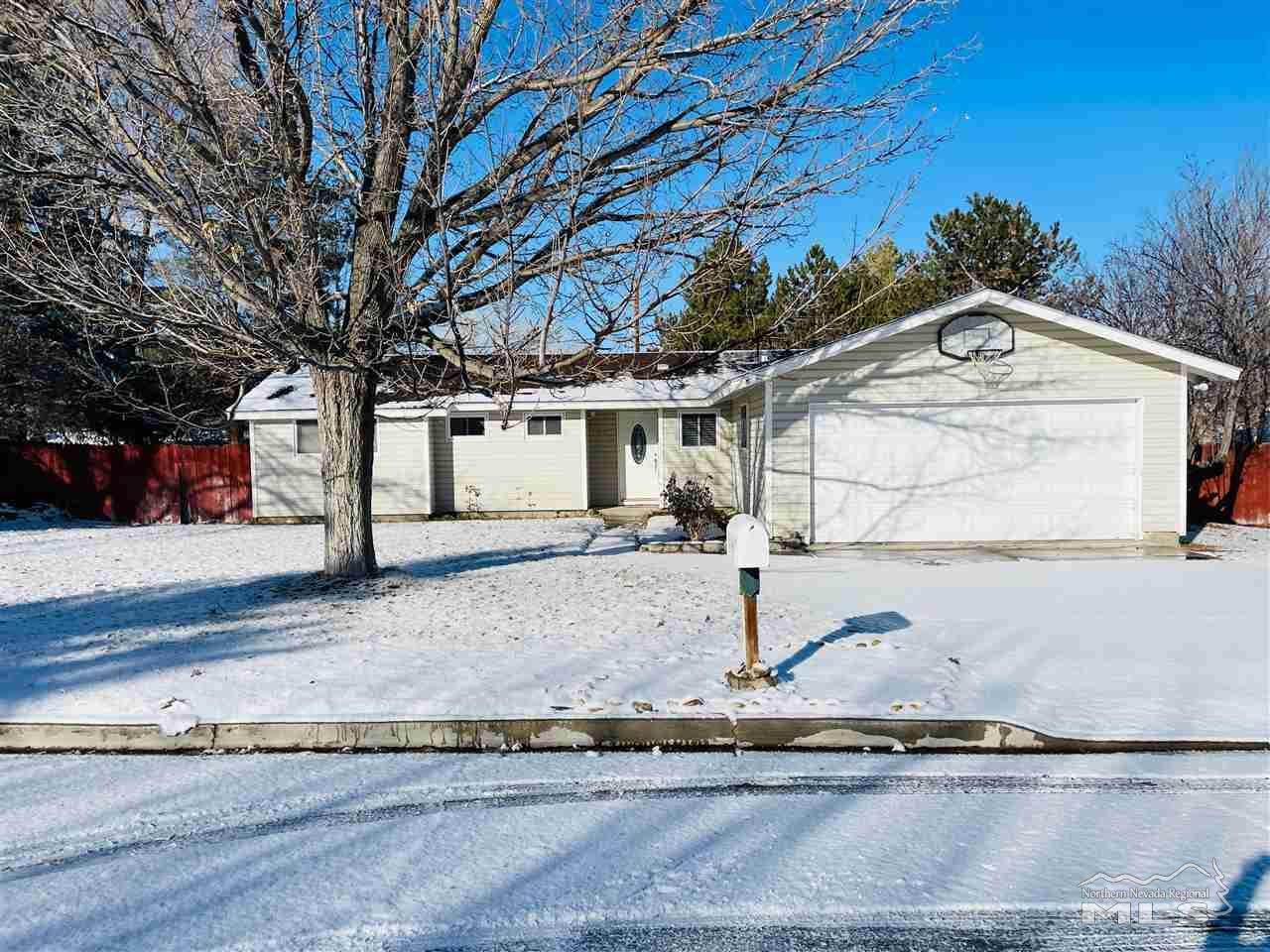 411 Parkview Ave - Photo 1
