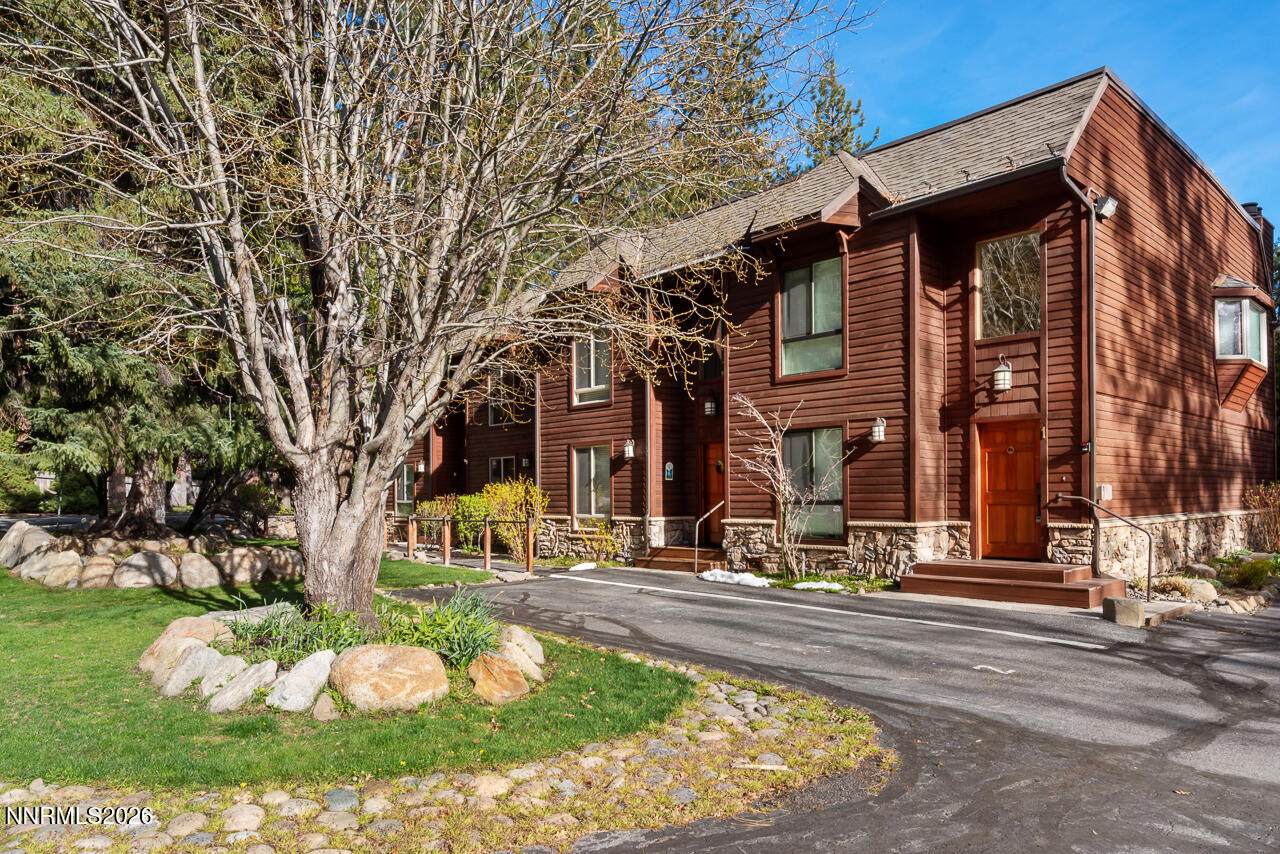 971 Fairway Boulevard - Photo 1