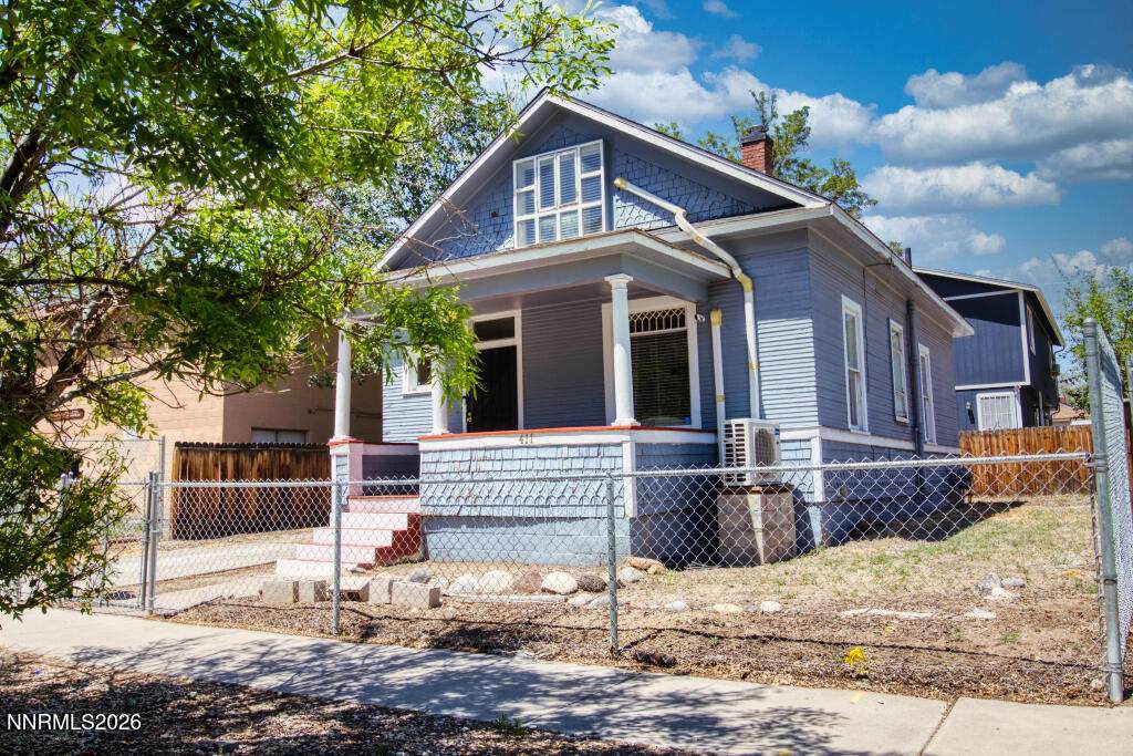 411 7th Street - Photo 1