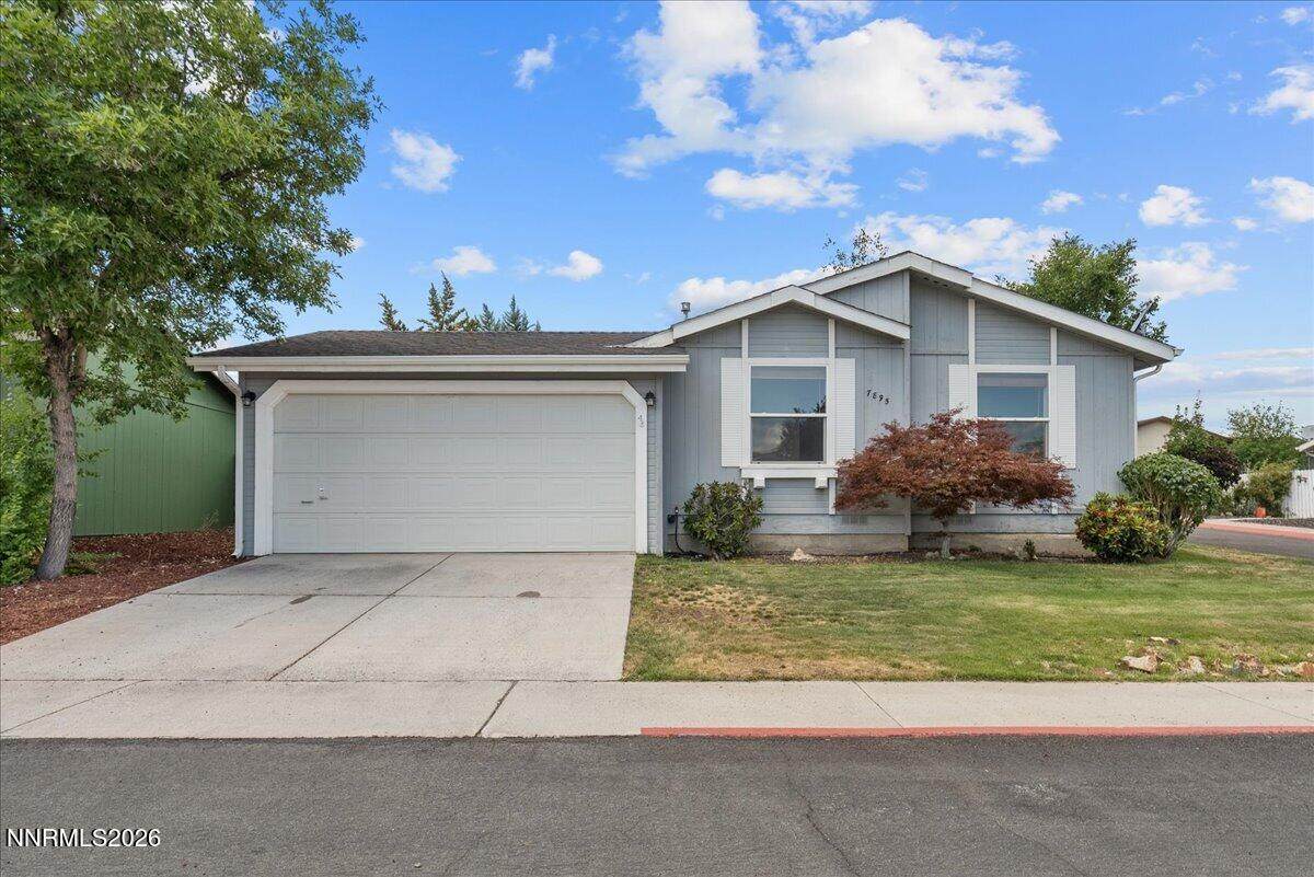 7895 Claridge Pointe Parkway - Photo 1
