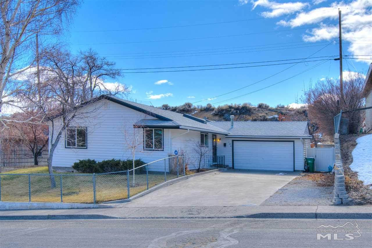 180 Wellington Way - Photo 1