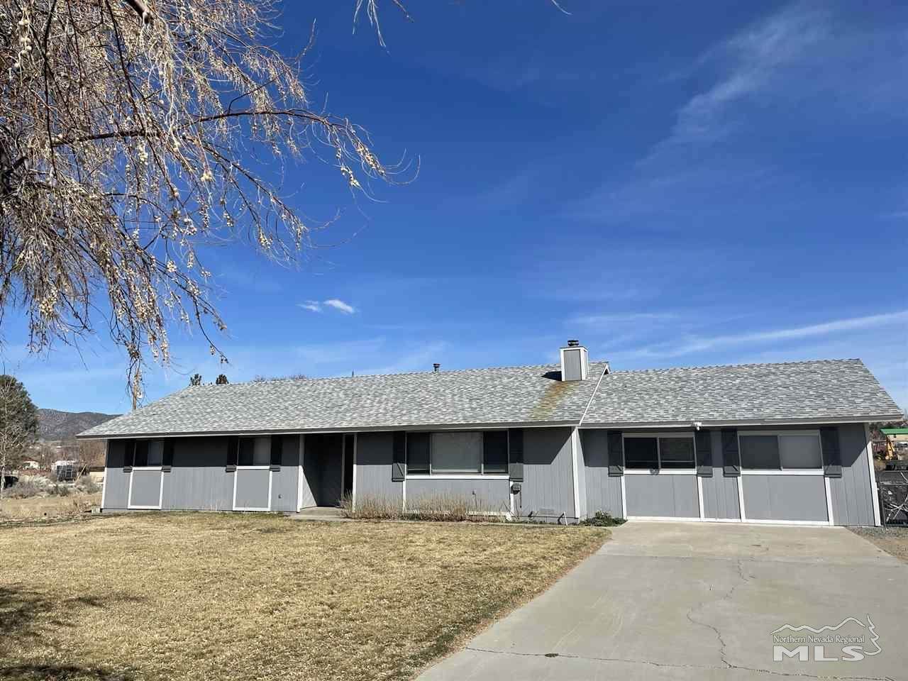 2661 Squires Street - Photo 1