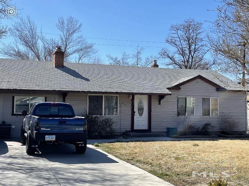 895 Cherry Ln - Photo 1