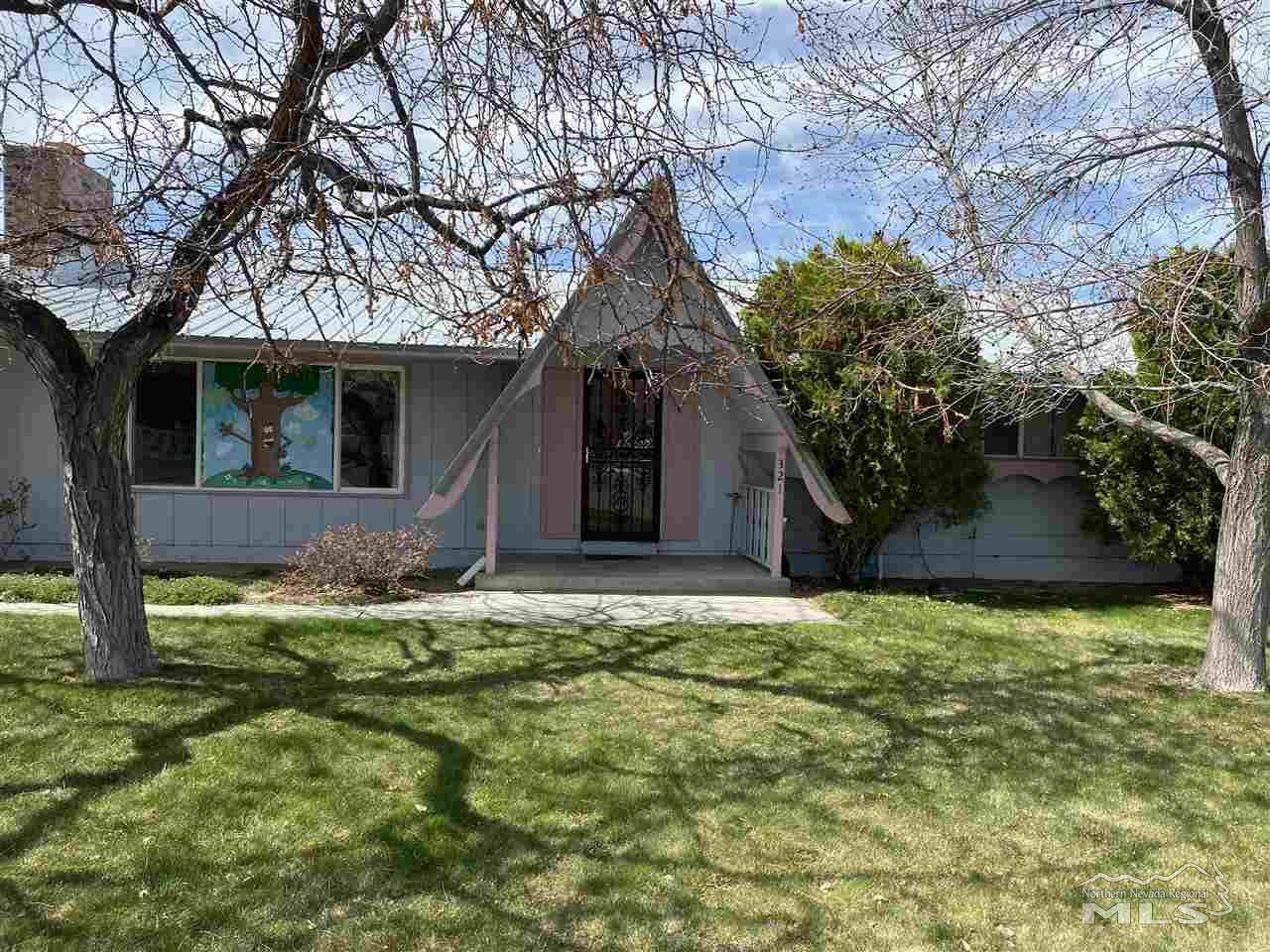 321 Parkview - Photo 1