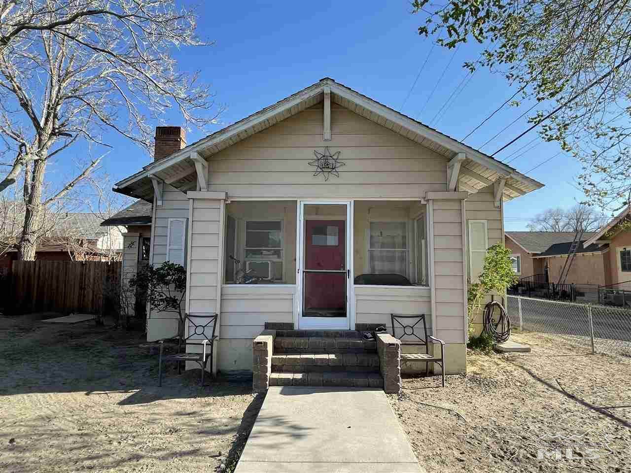 445 Center St - Photo 1