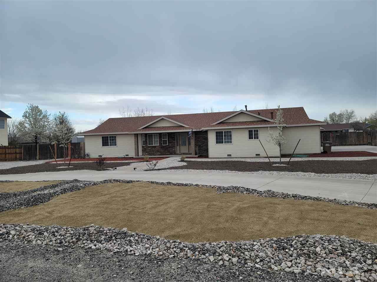 1445 Golden Park Way - Photo 1