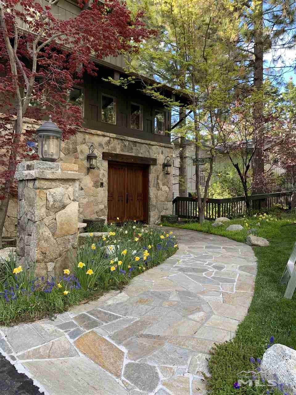 1056 Deer Cliff Drive - Photo 1