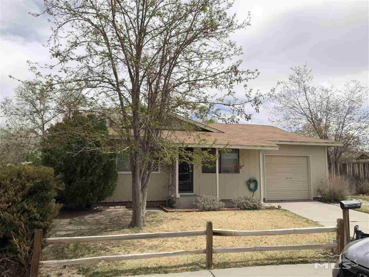881 Christine Way - Photo 1