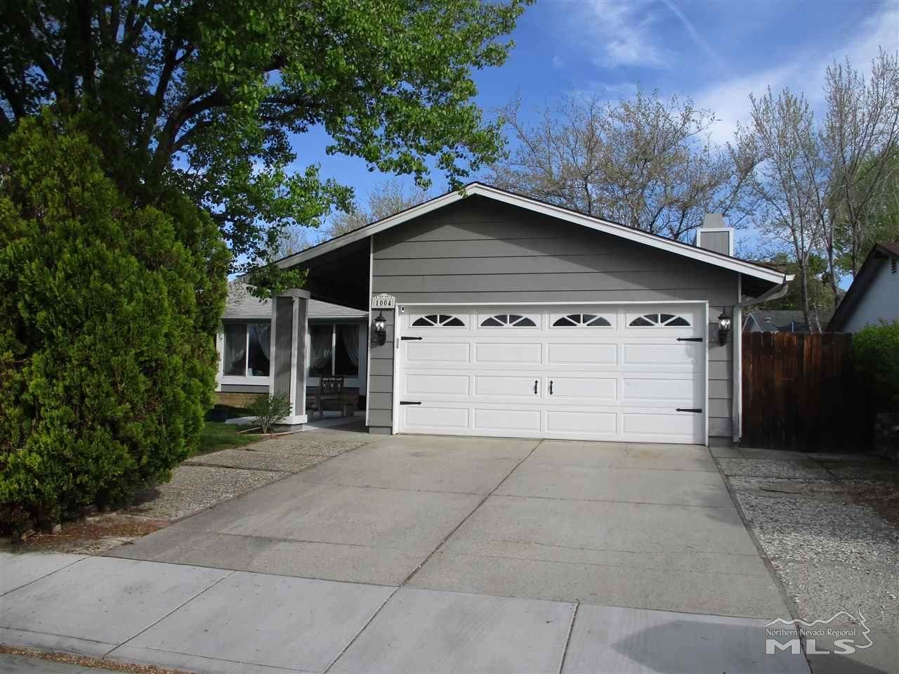 1004 Pinewood Dr. - Photo 1