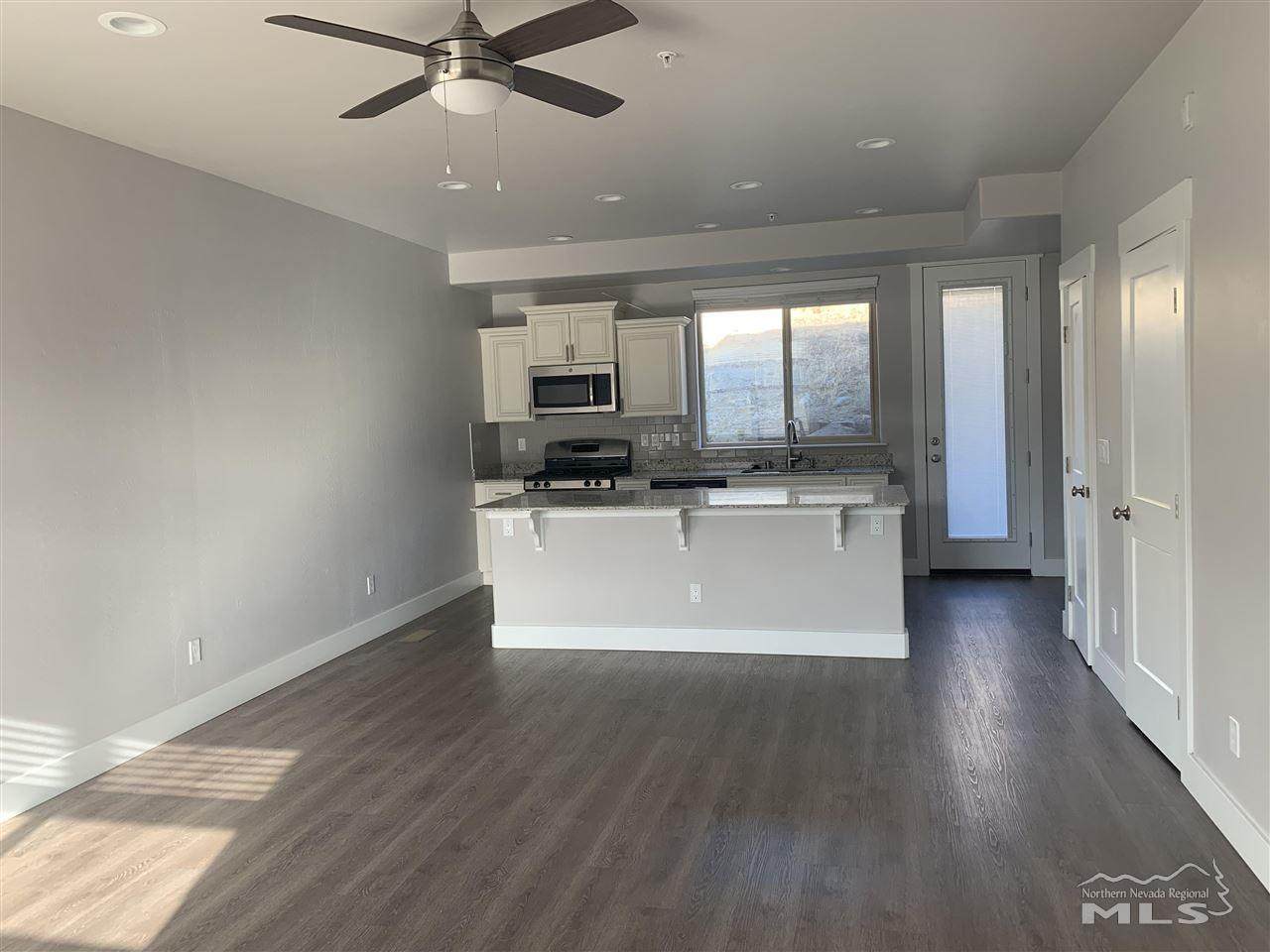 720 Bluffs Ct - Photo 1