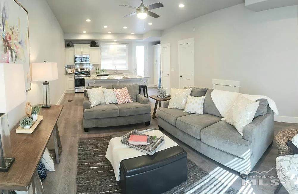 740 Bluffs Ct - Photo 1