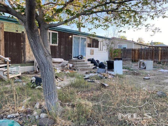 876 Scott Dr - Photo 1