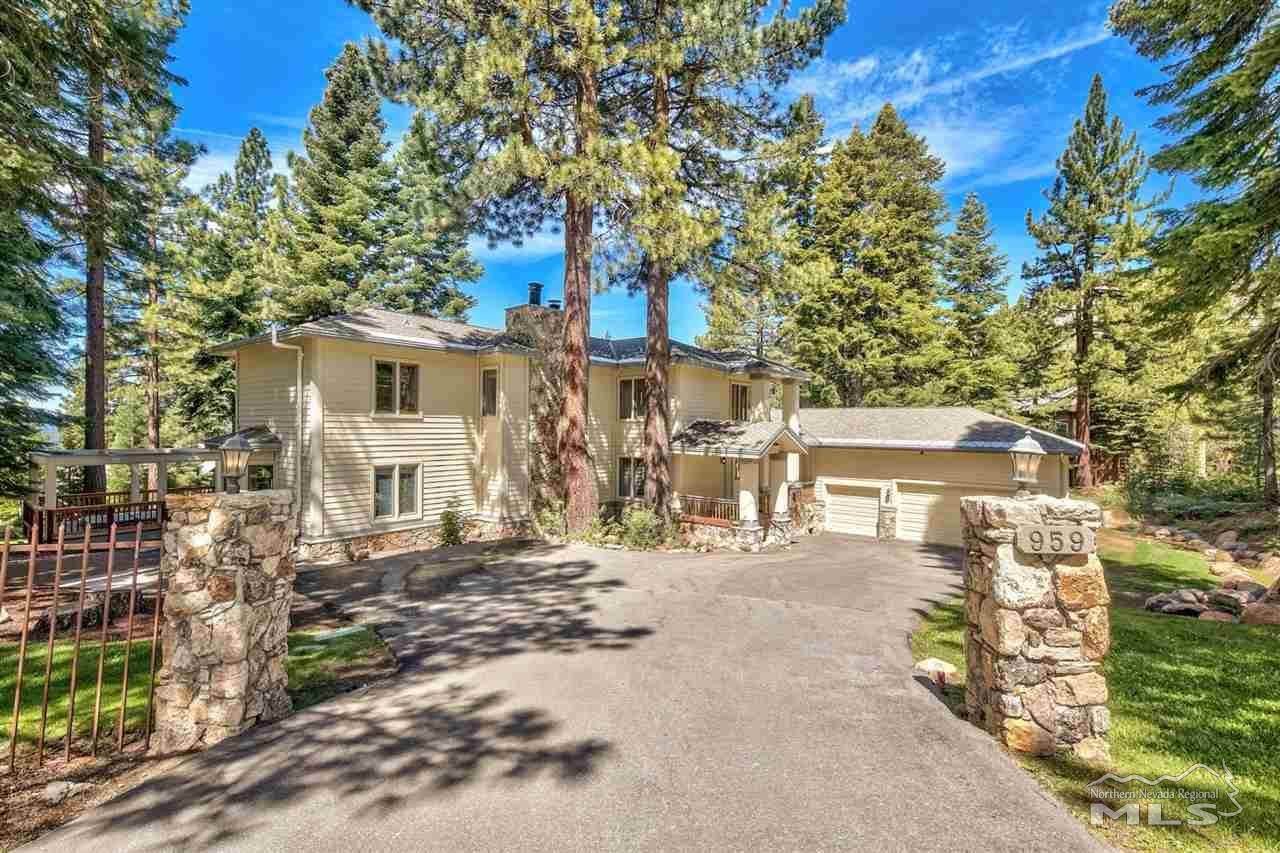 959 Fairview Blvd - Photo 1