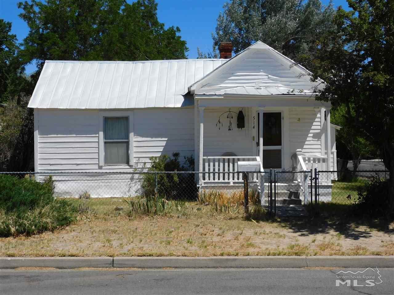 514 Proctor - Photo 1