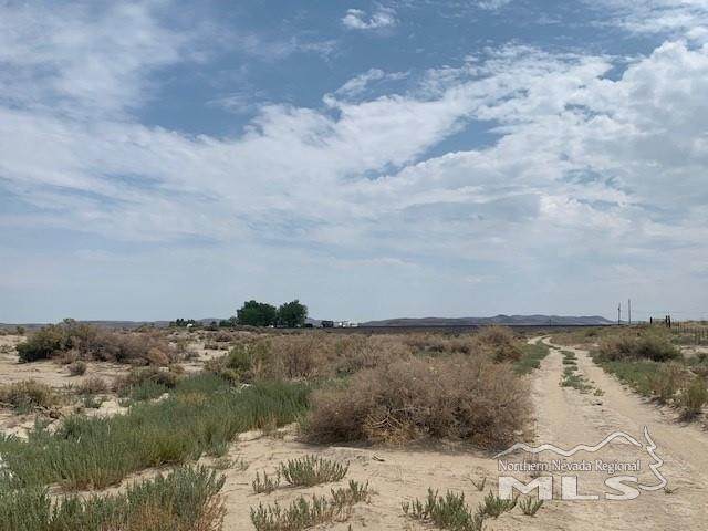 1680 Quince Ave - Photo 1