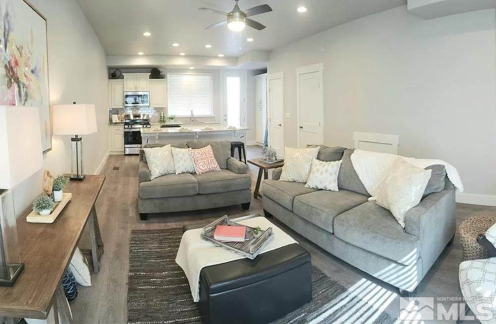 740 Bluffs Ct - Photo 1