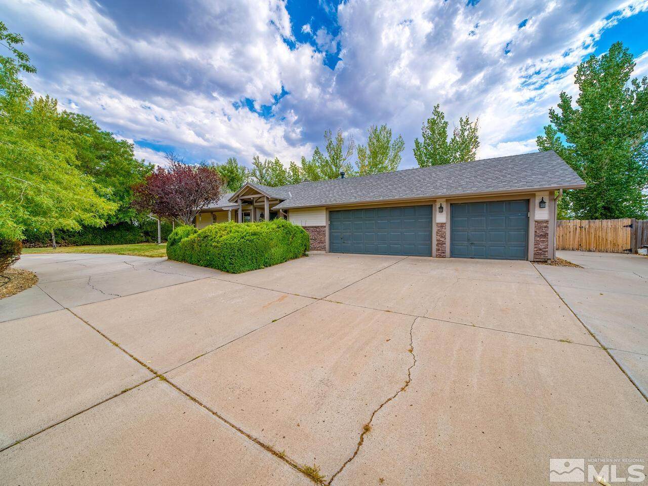 230 Hercules Dr - Photo 1