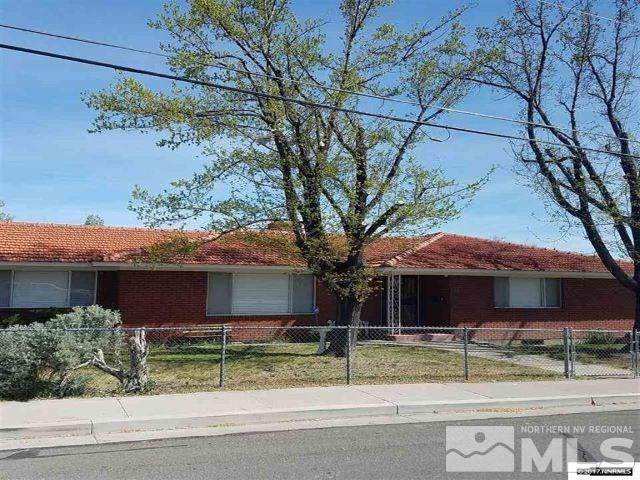 995 Roberts St - Photo 1
