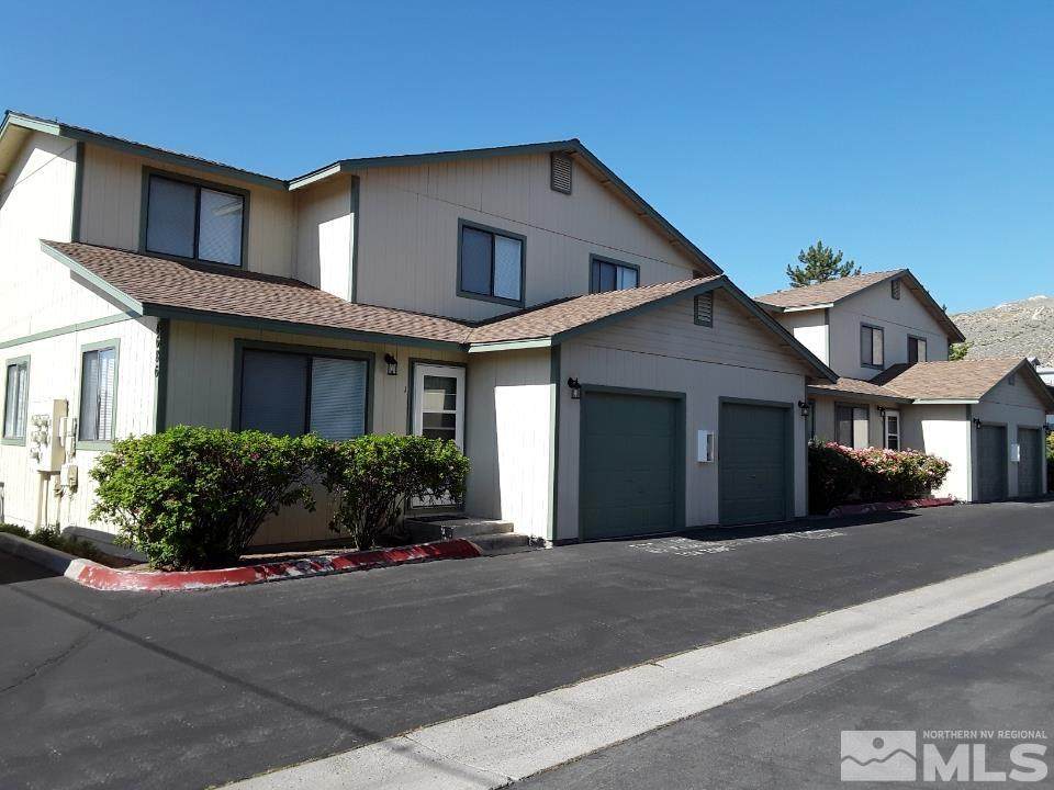 4686 Oak St - Photo 1