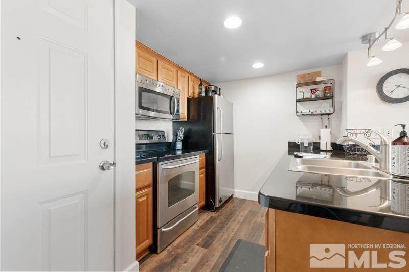 450 Arlington Avenue - Photo 1