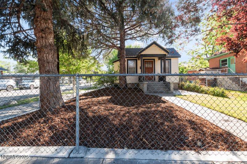 995 Watt Street - Photo 1