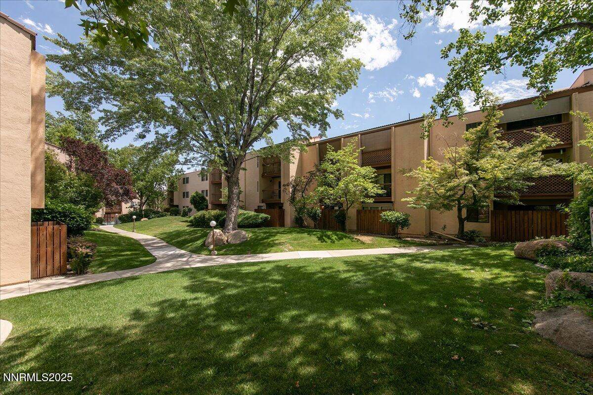 2700 Plumas Street - Photo 1