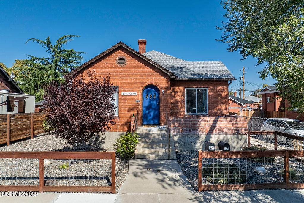 529 Moran Street - Photo 1