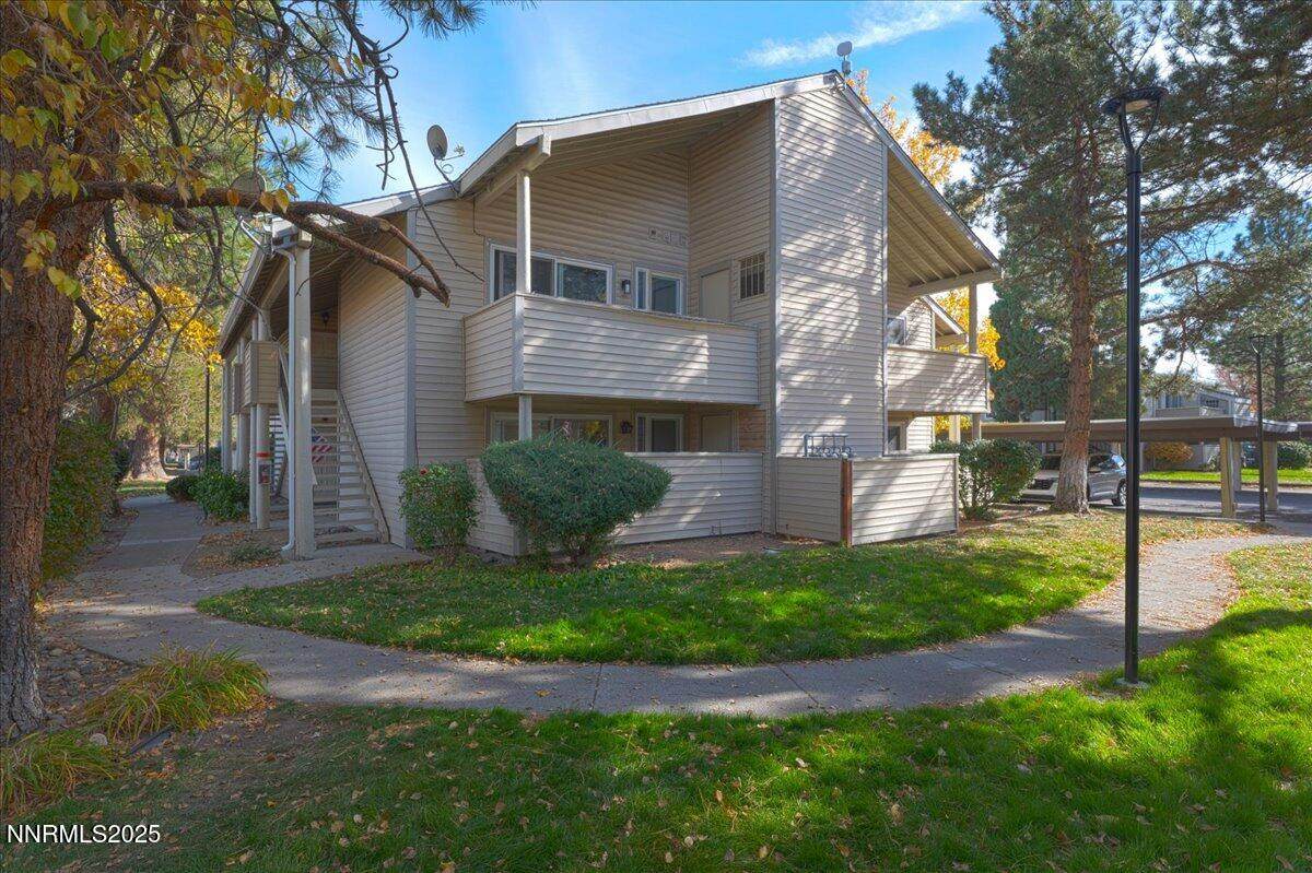 2136 Roundhouse Road - Photo 1