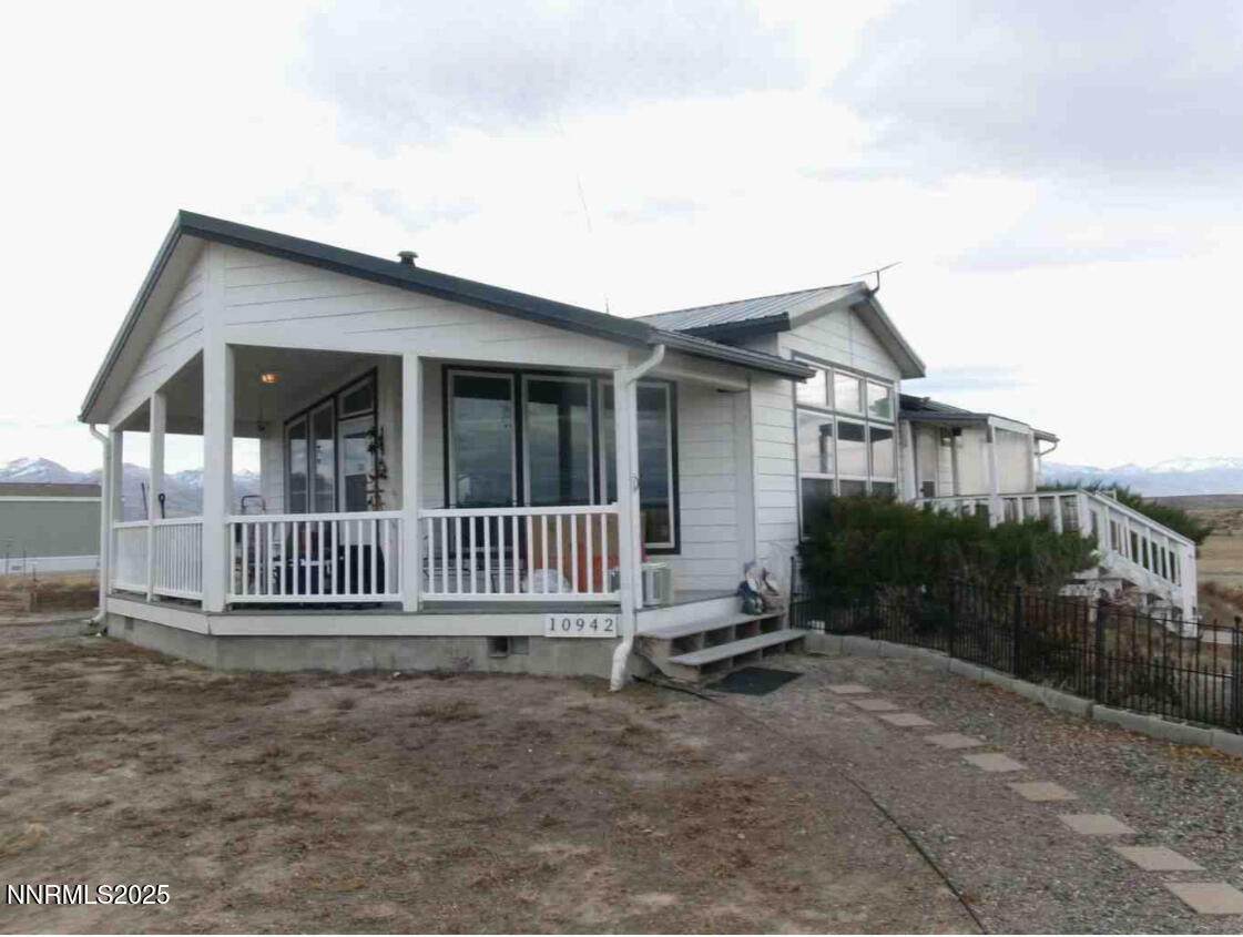 10942 Wood Avenue - Photo 1