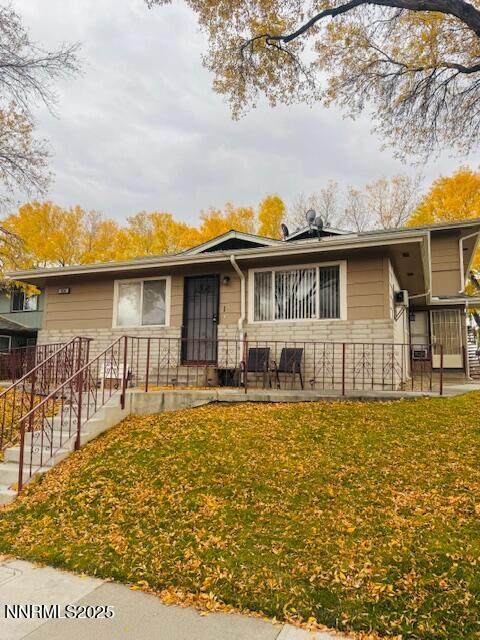 604 Oakwood Drive - Photo 1