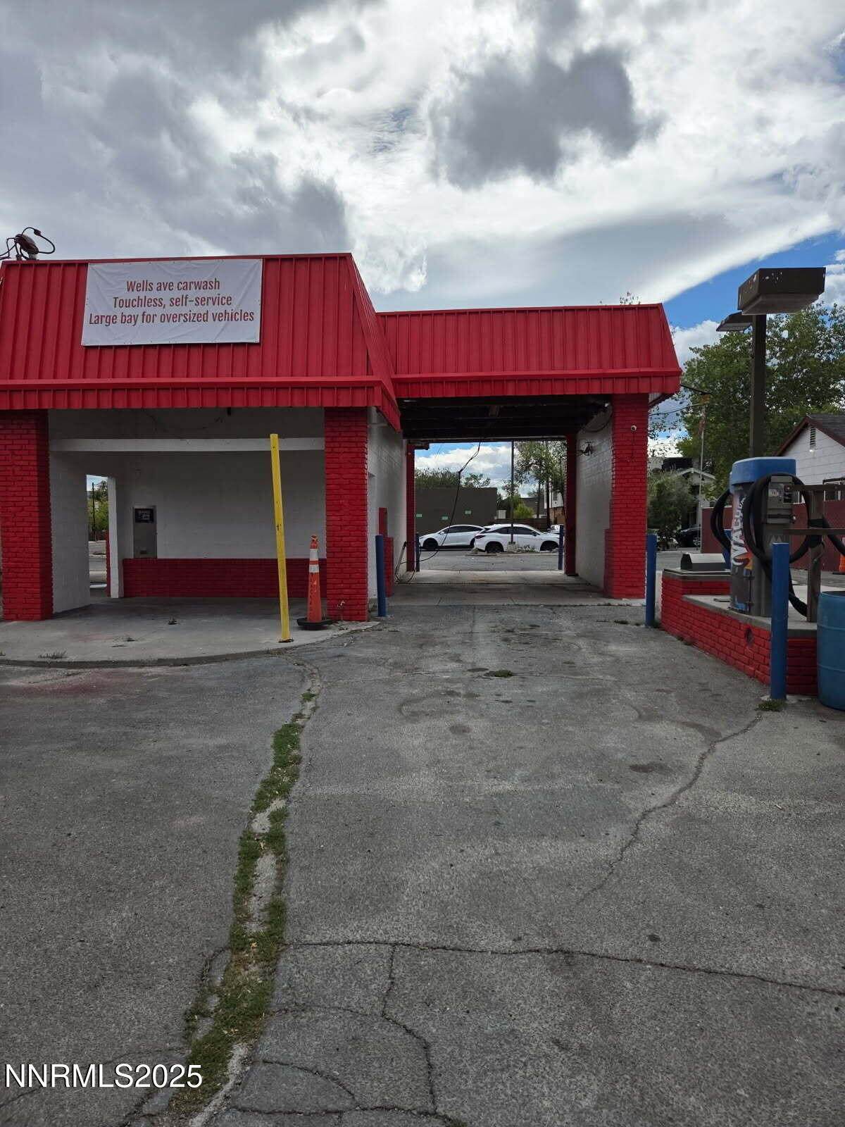 1019 Wells Avenue - Photo 1