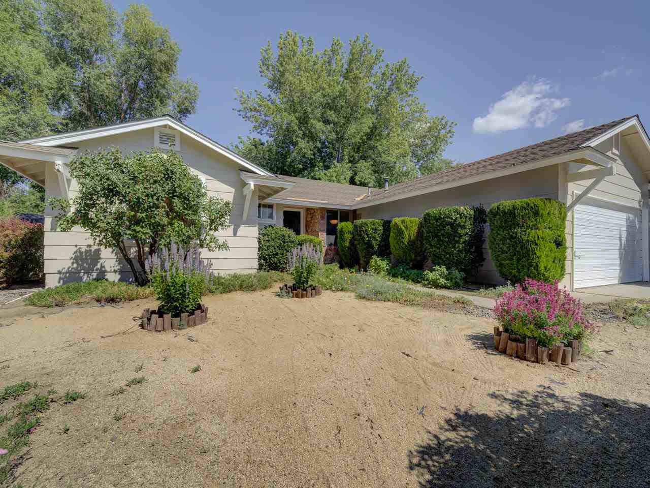 1306 Coachman Ct - Photo 1
